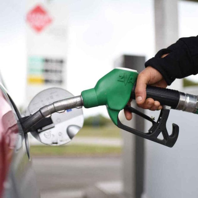 pompe essence 4 astuces économiser économies pollution