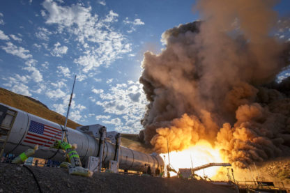 Lanceur nasa space launch system fusée d'appoint nasa orion