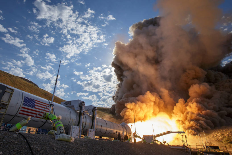 Lanceur nasa space launch system fusée d'appoint nasa orion