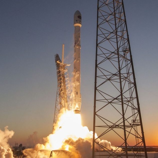 Space X falcon9 lancement réutilisable fusée