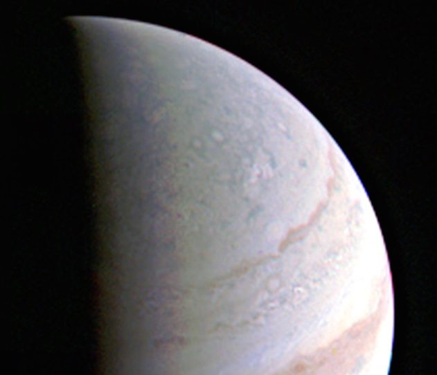 juno jupiter orbite image rapprochée sonde