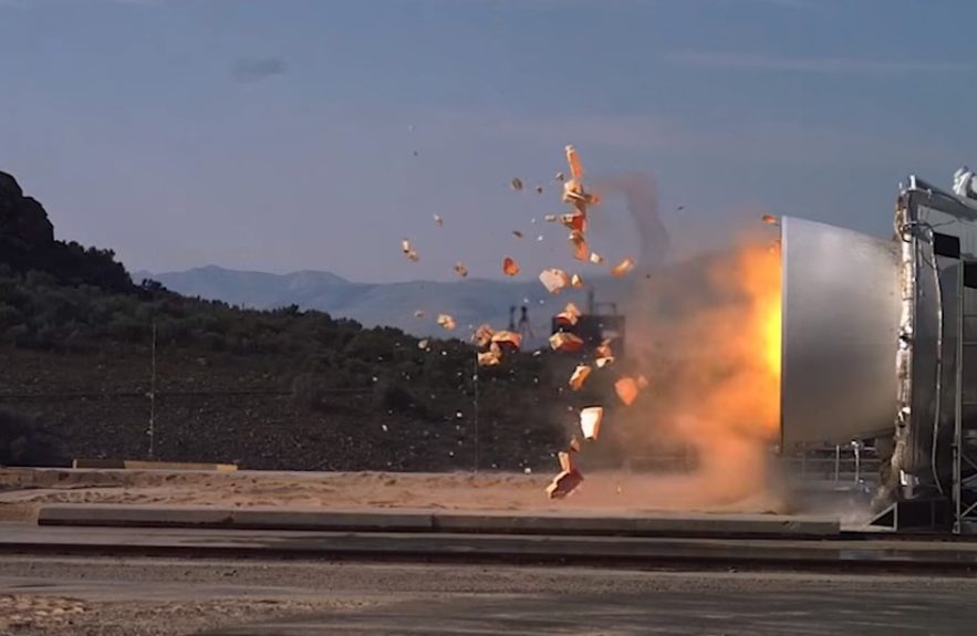 test lanceur puissant sls nasa space launch system explosion moteur