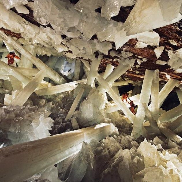 cave grotte crystal forme de vie microbe microbienne