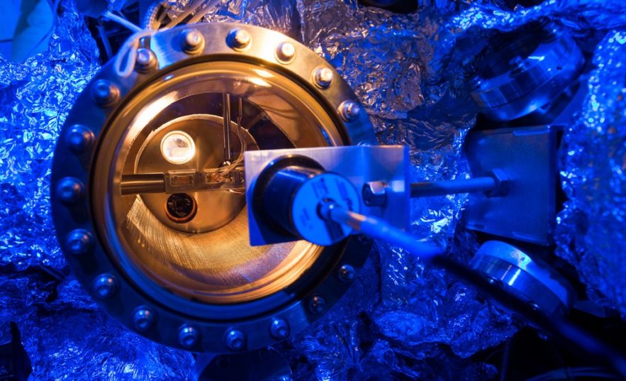 IBM atome microscope à effet tunnel disque dur stockage données Scanning Tunneling Microscope STM