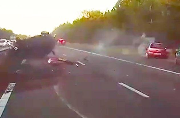 accident pilote autopilot tesla conduite assistée aide