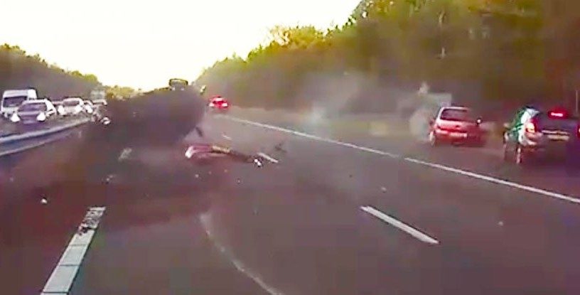 accident pilote autopilot tesla conduite assistée aide