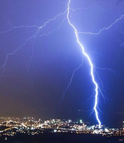 éclair foudre orage nucléaire réaction