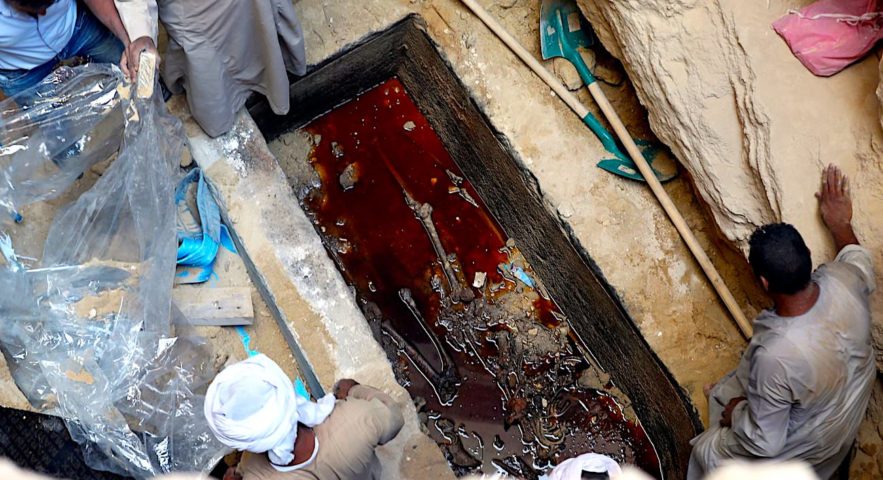 sarcophage geant egypte noir