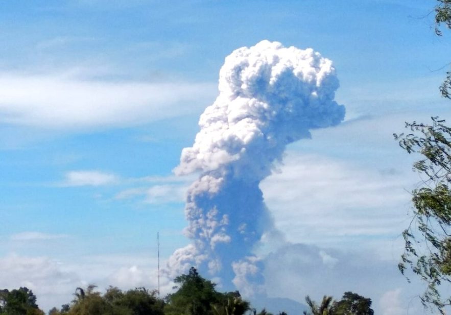 indonesie eruption volcanique