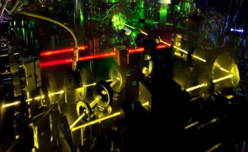 horloges atomiques ondes gravitationnelles