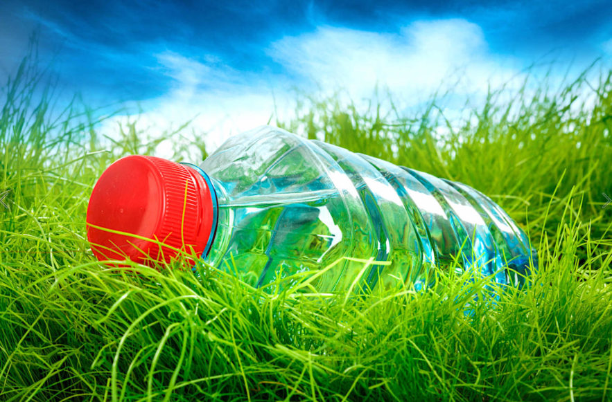 nouveau procede fabrication bioplastique microorganismes bouteille plastique