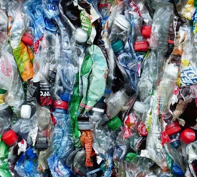 pollution plastique dechets eau oceans planete environnement transformation polymeres carburant fossile