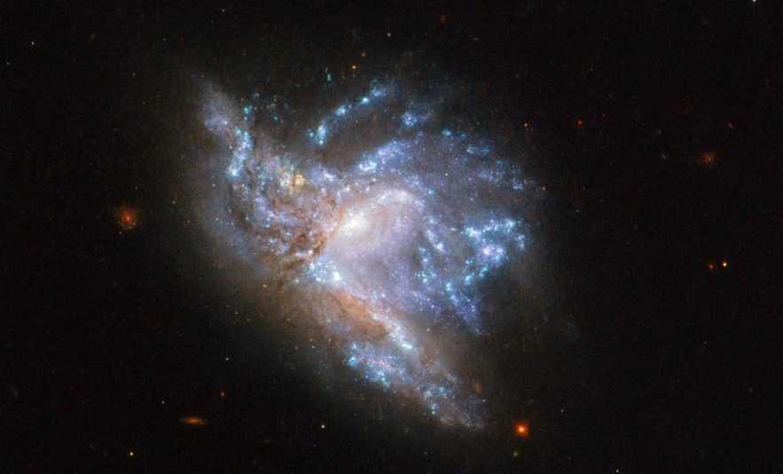 galaxie collision hubble nasa fusion