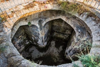 mysterieuse structure croix