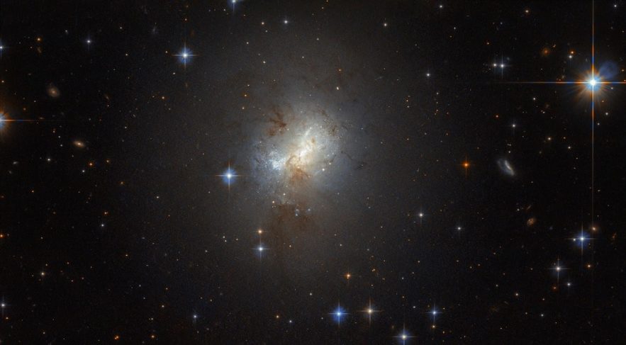 trou noir galaxie