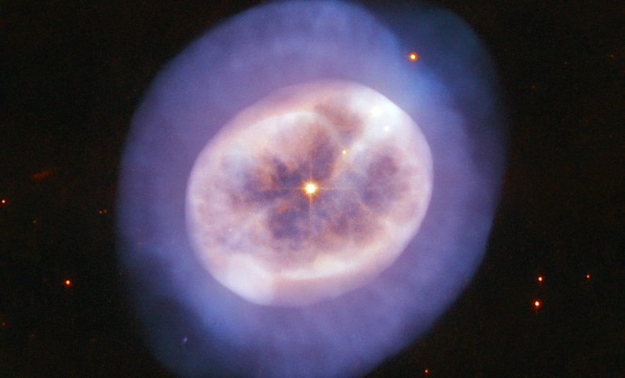 hubble nebuleuse NGC 2022 forme meduse