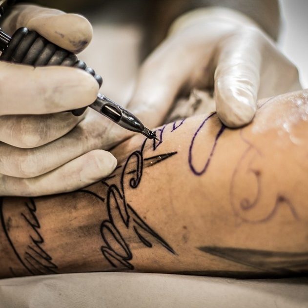 tatouage aiguille
