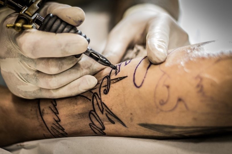 tatouage aiguille