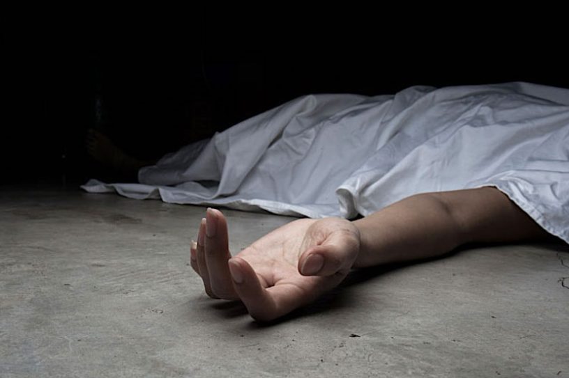 corps continue bouger un an apres mort