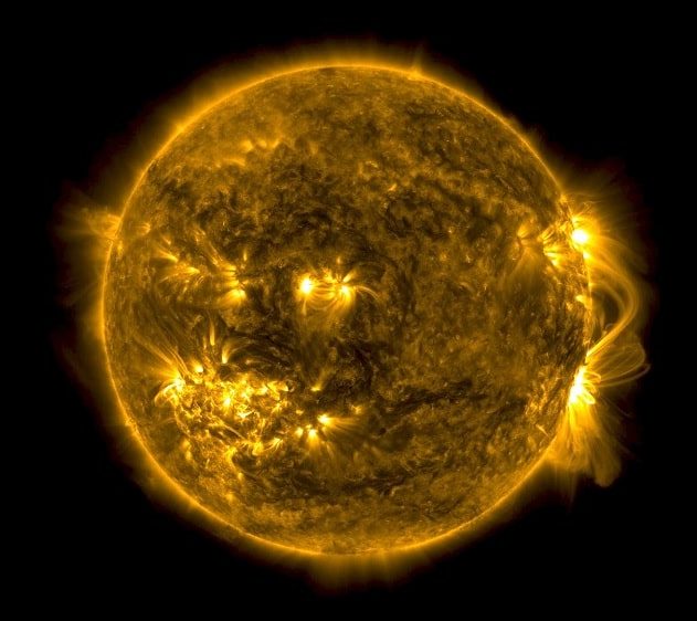 soleil champ magnetique