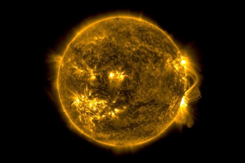 soleil champ magnetique