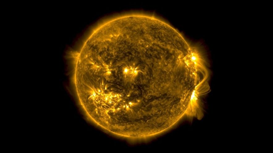 soleil champ magnetique