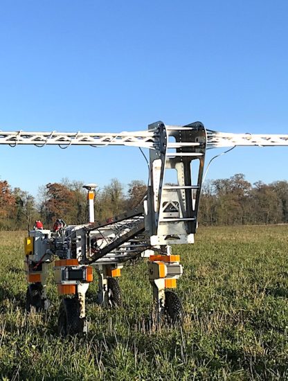 tom robot chasseur mauvaises herbes