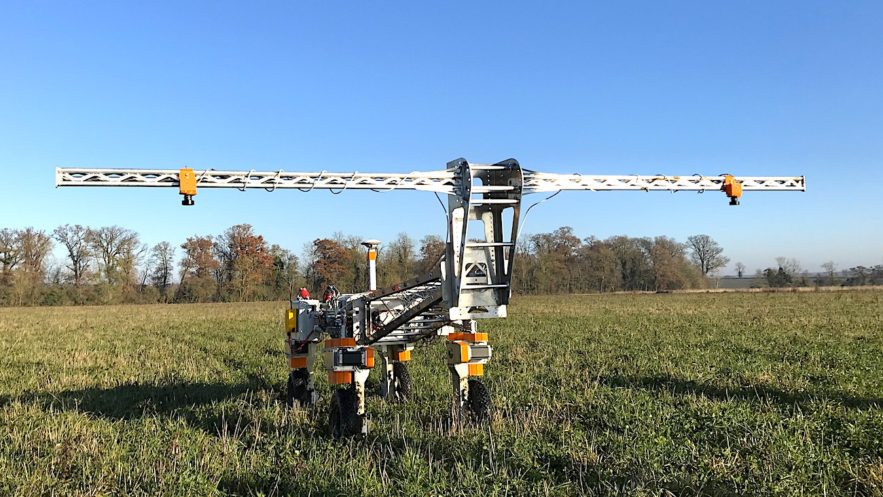 tom robot chasseur mauvaises herbes
