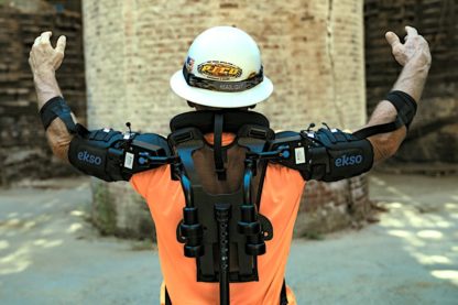 travailleur exosquelette eksobionics