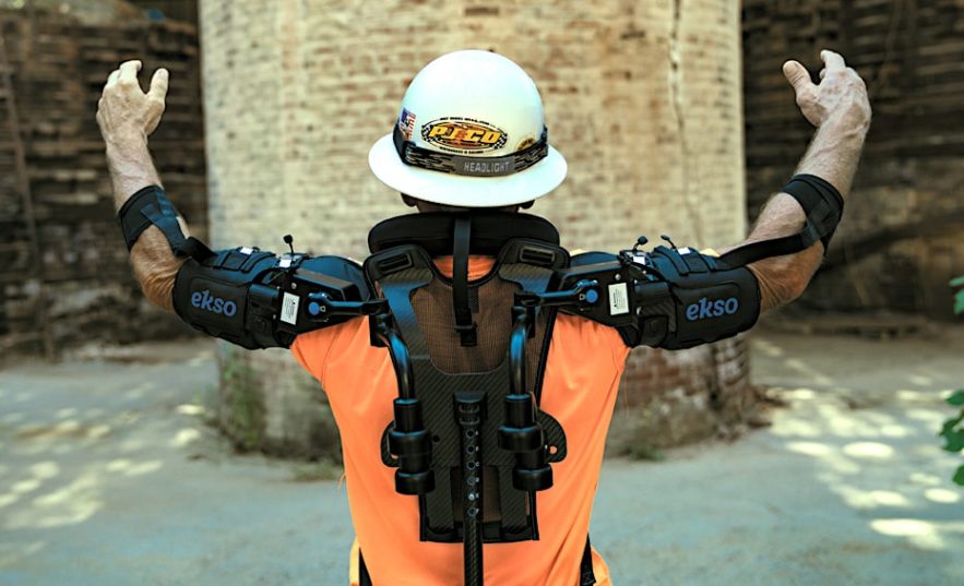 travailleur exosquelette eksobionics
