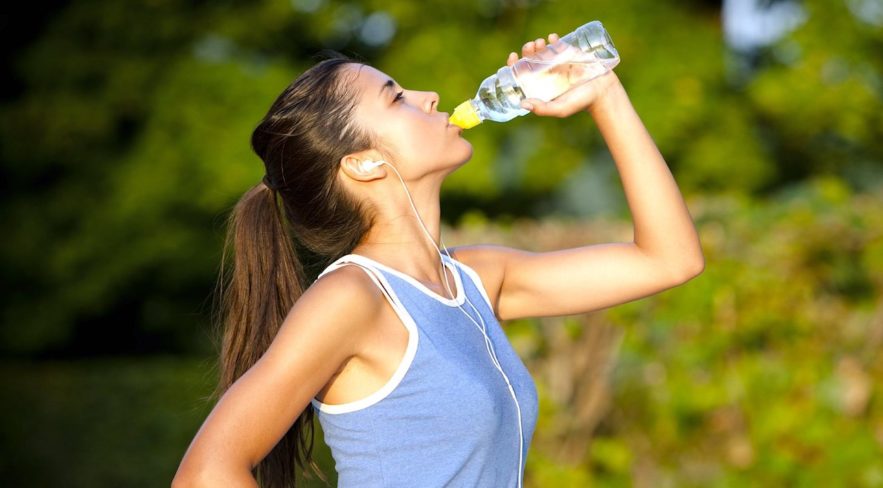 quelle quantite eau boire quotidiennement pour etre en forme