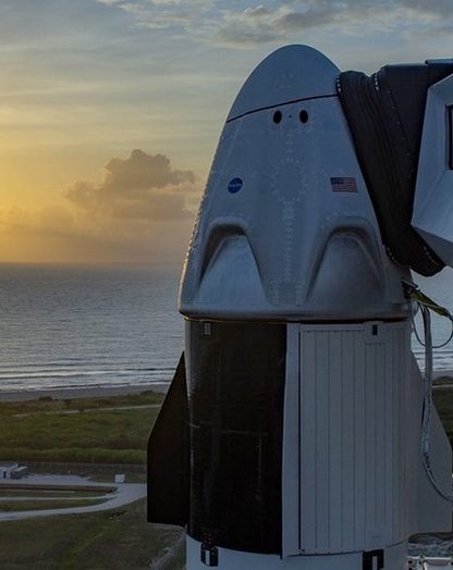 astronaute nasa lancement falcon 9 fusée spacex