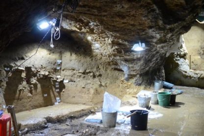 grotte bulgarie dent outils objets artefacts pierre ossement os homo sapiens