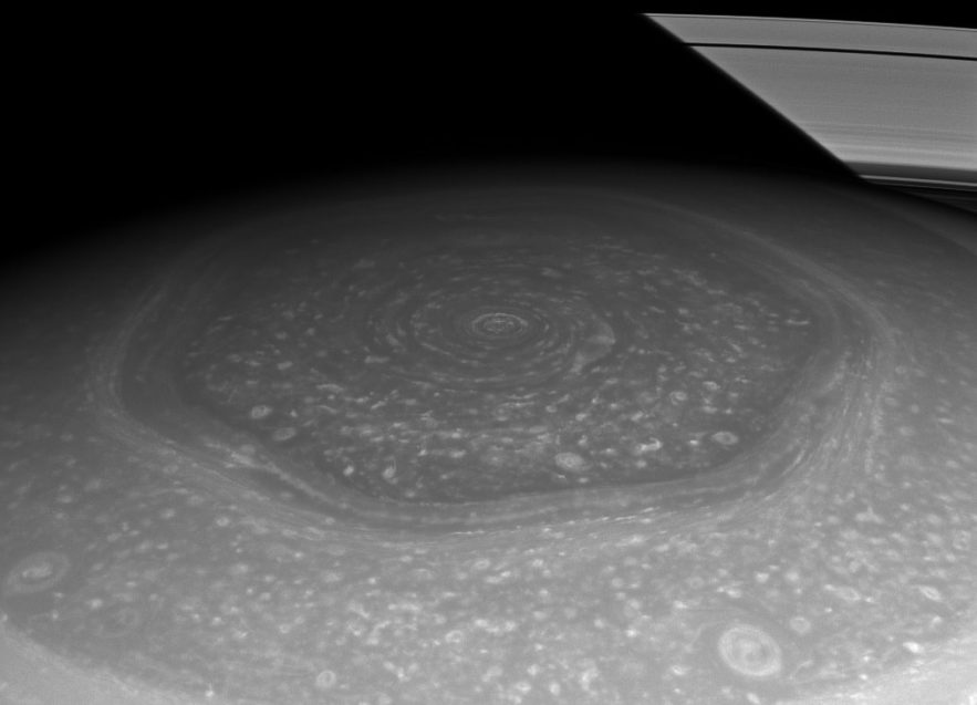 tempete saturne