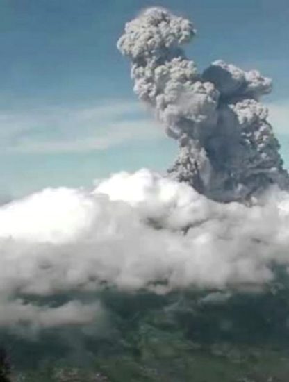 volcan merapi indonesie eruption volcanique geologie cendres