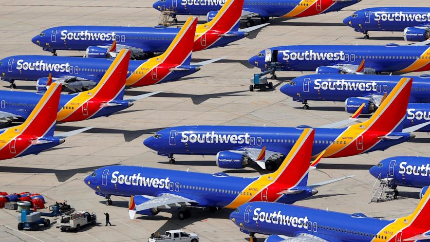 boeing 737 restes au sol panne moteur due corrosion piece