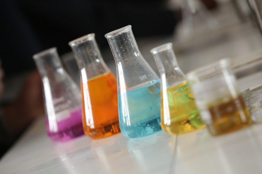 expérience transformation métal concentration électrons solvatés