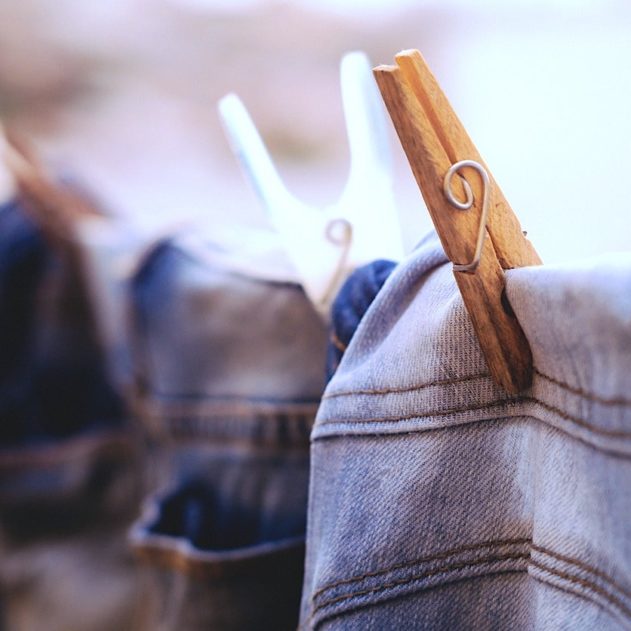 jeans polluent enormement eau liberent 50000 microfibres lavage