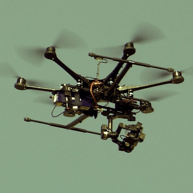 royaume-uni drone combat autonome ia muni deux fusils