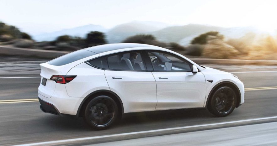 toit tesla neuve modele y s envole sur autoroute couv