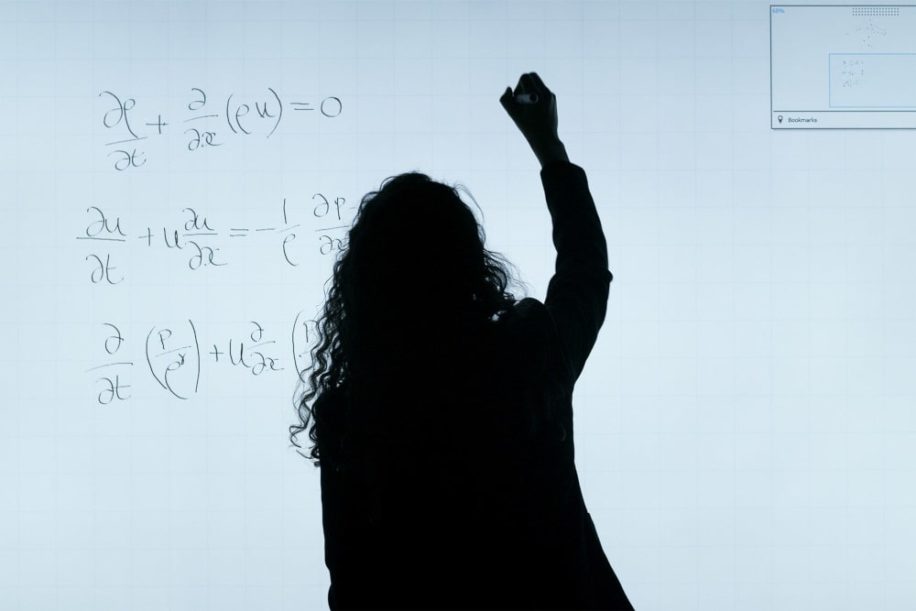 résolution équations apprentissage profond IA