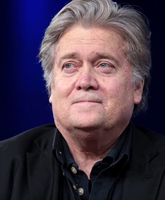 Steve Bannon désinformation fake news facebook