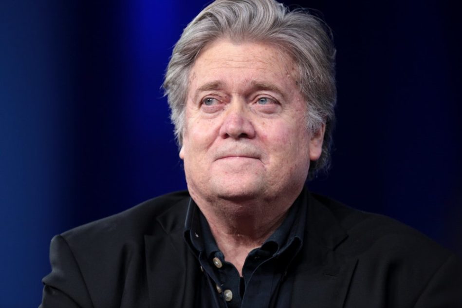 Steve Bannon désinformation fake news facebook