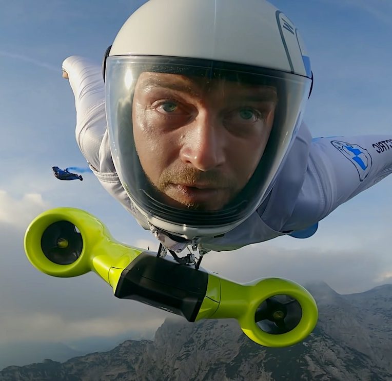 wingsuit electrique permettant vol 300 kmh