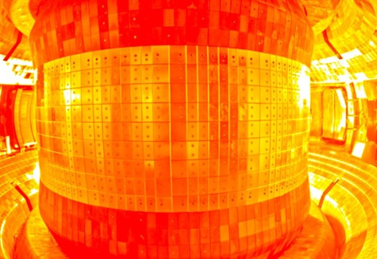 chine vient allumer soleil artificiel