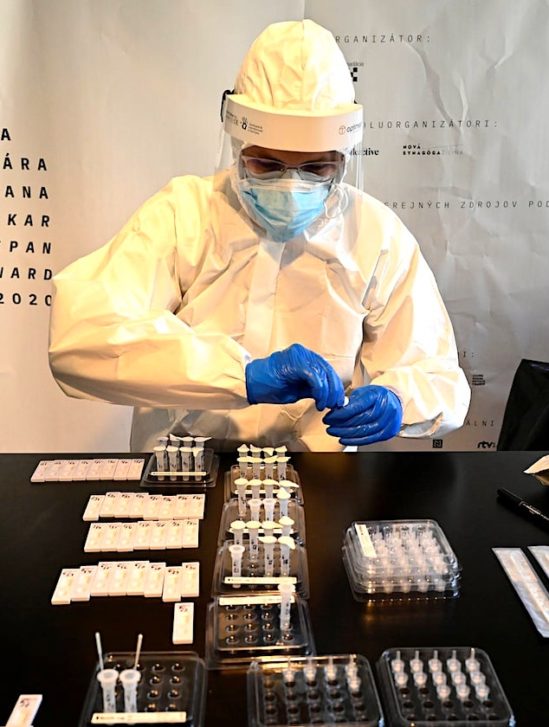 tests masse covid slovaquie reduit taux infection 60 pourcent