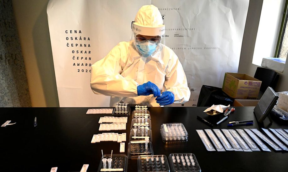 tests masse covid slovaquie reduit taux infection 60 pourcent