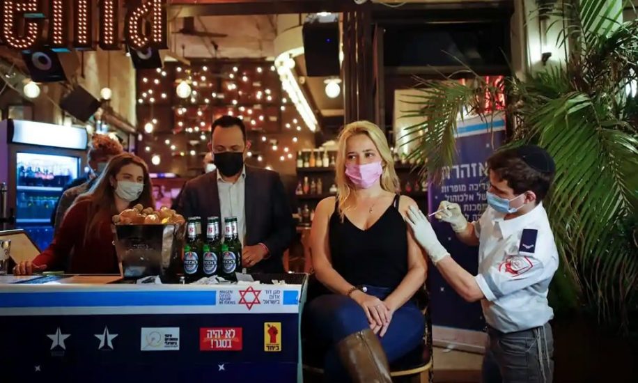 covid israeliens vaccines vie normale laissez passer vert