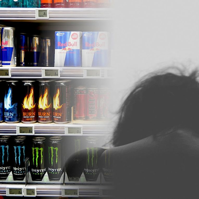 lien entre consommation boissons energisantes et depression anxiete stress