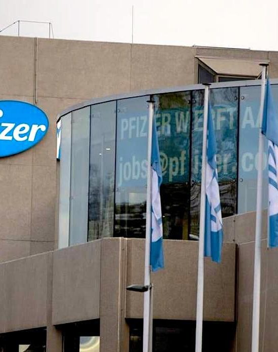 pfizer prevoit reduire temps production vaccin covid-19 50 pourcent